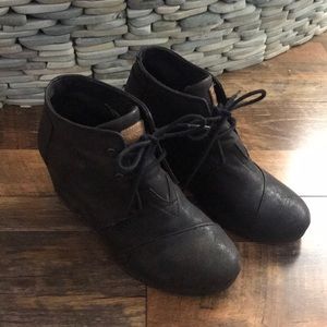 Tom’s Desert Wedges booties size 7 black